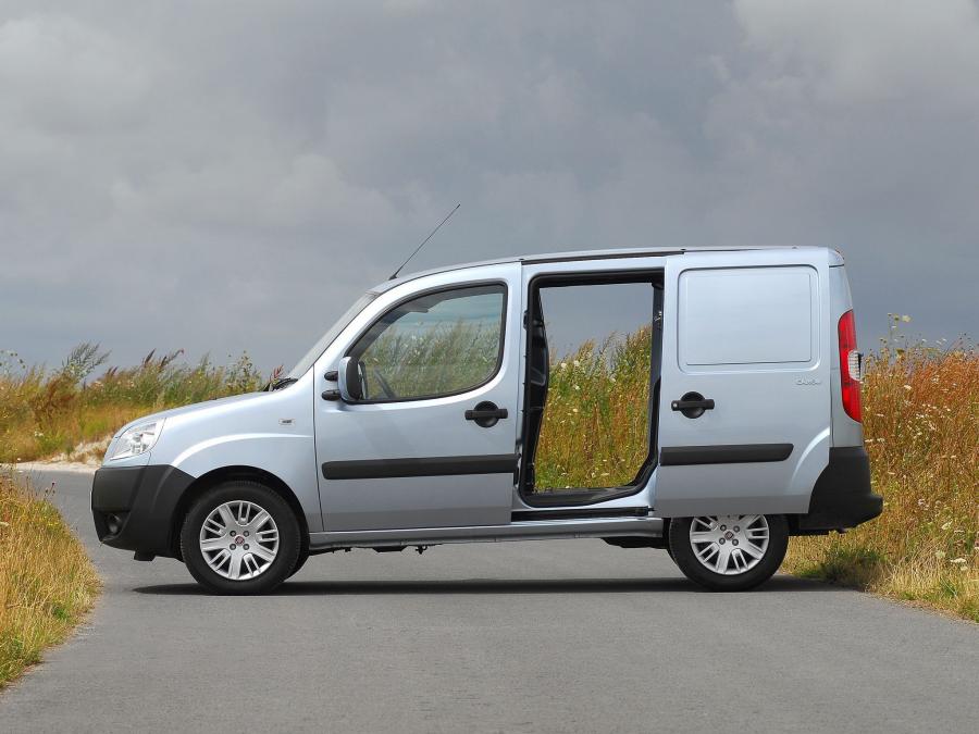  Fiat Doblo Cargo 2005 года  (UK) (фото 4 из 11)